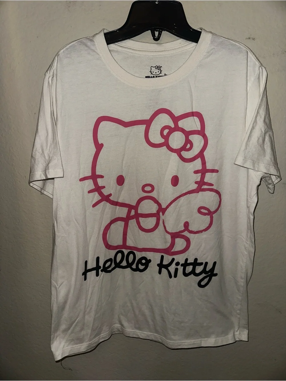 Hello kitty glitter graphic tshirt size medium